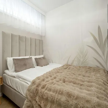 Apartment Elegant Mieszczanska With Air Conditioning, & Gym By Renters Prestige