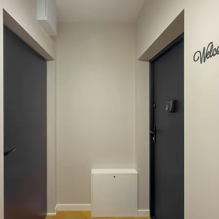 Elegant Mieszczanska With Air Conditioning, & Gym By Renters Prestige