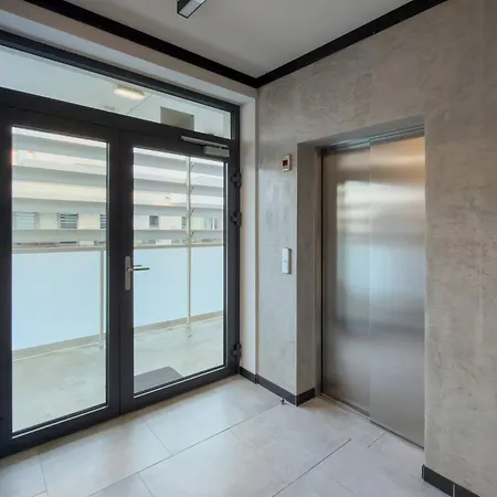 Elegant Mieszczanska With Air Conditioning, & Gym By Renters Prestige Apartment Wroclaw