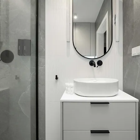 Elegant Mieszczanska With Air Conditioning, & Gym By Renters Prestige * 브로츠와프