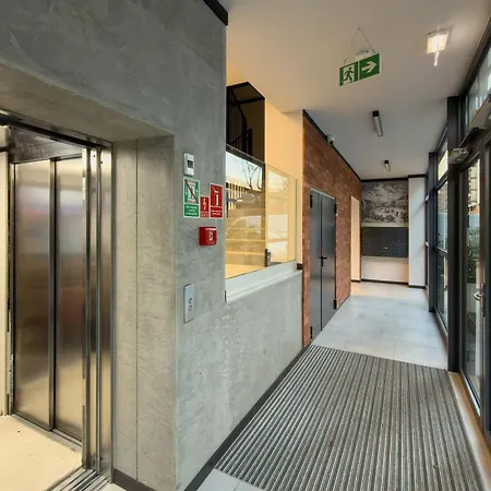 Elegant Mieszczanska With Air Conditioning, & Gym By Renters Prestige 브로츠와프