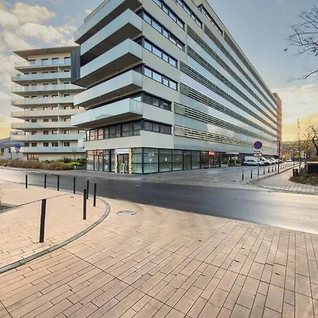 Elegant Mieszczanska With Air Conditioning, & Gym By Renters Prestige 브로츠와프